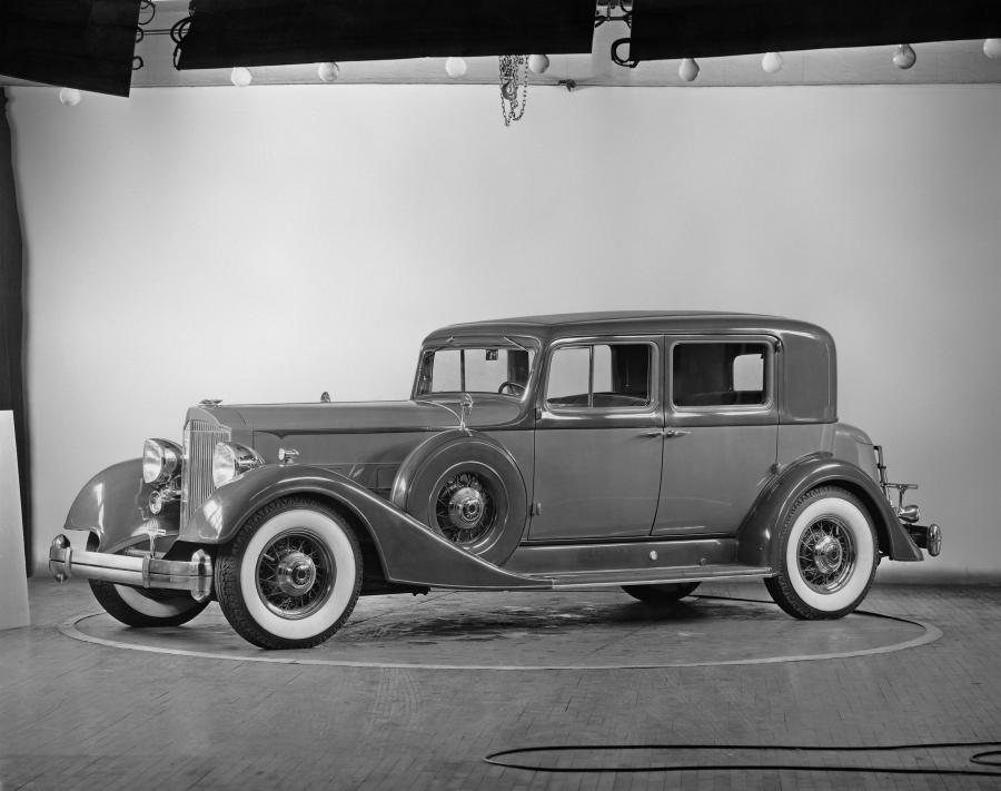  Packard Twelve Club Sedan (1107-736) 1934 года  (фото 2 из 38)